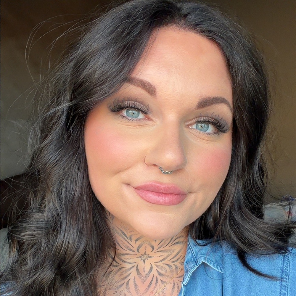 Meet your Posher, Makayla